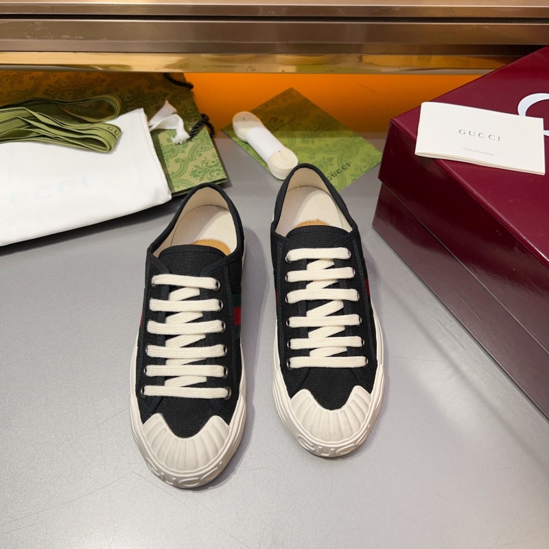 G*u*i casual shoes